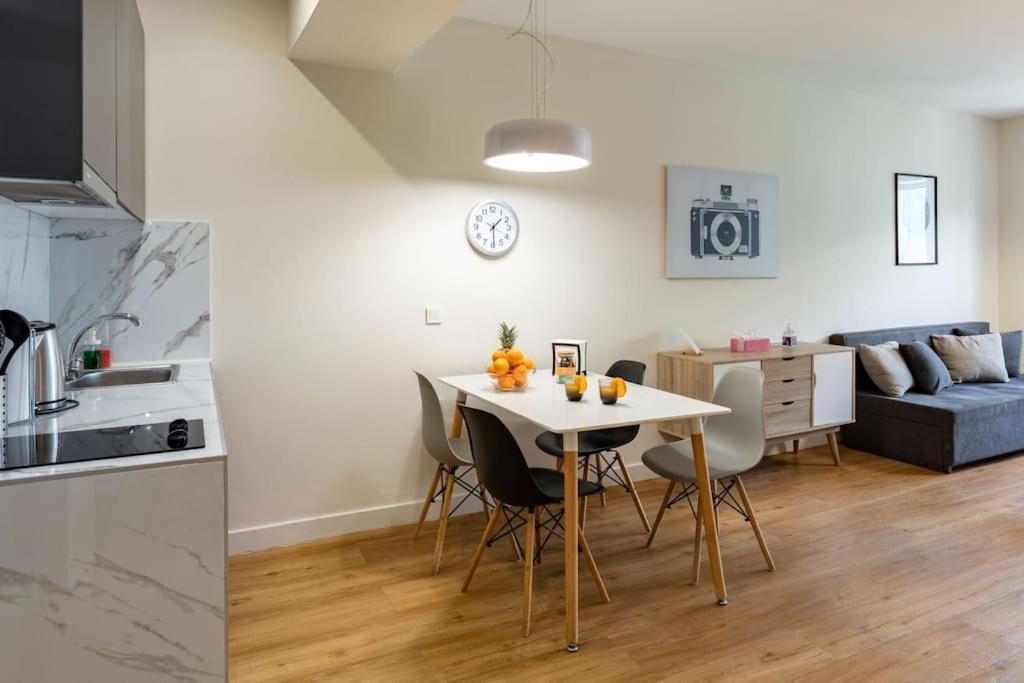 Large Comfy, Modern Studio 5 Min To Acropolis Athen Eksteriør bilde