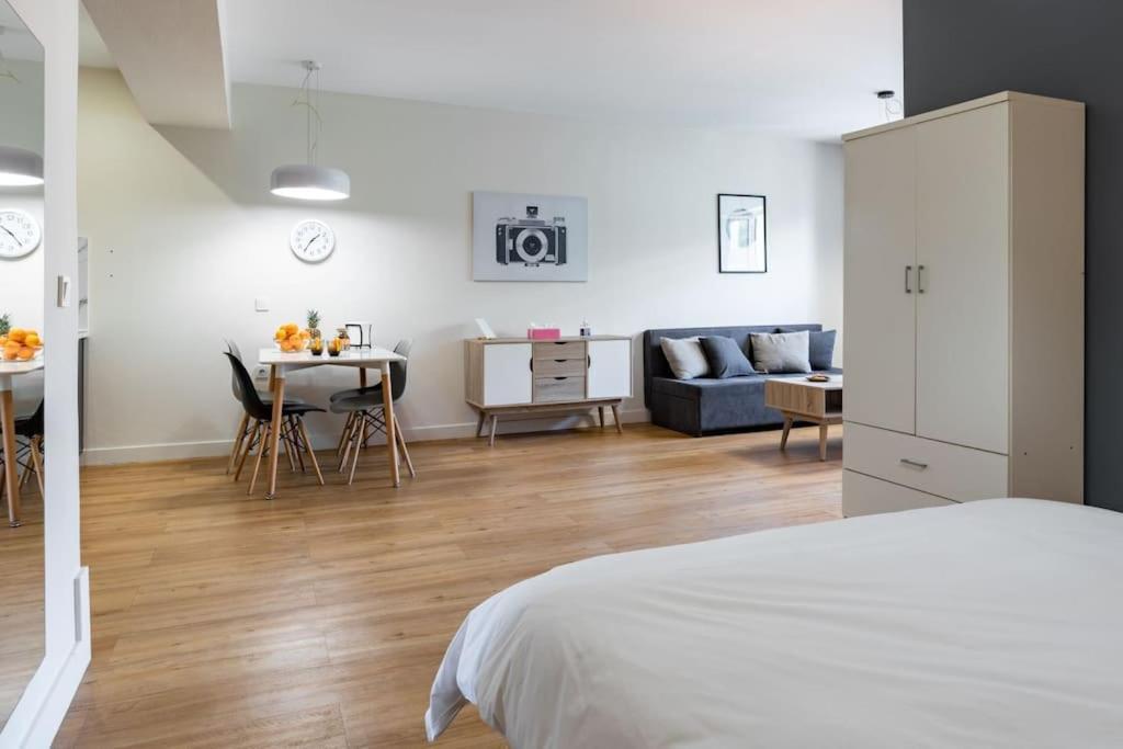 Large Comfy, Modern Studio 5 Min To Acropolis Athen Eksteriør bilde